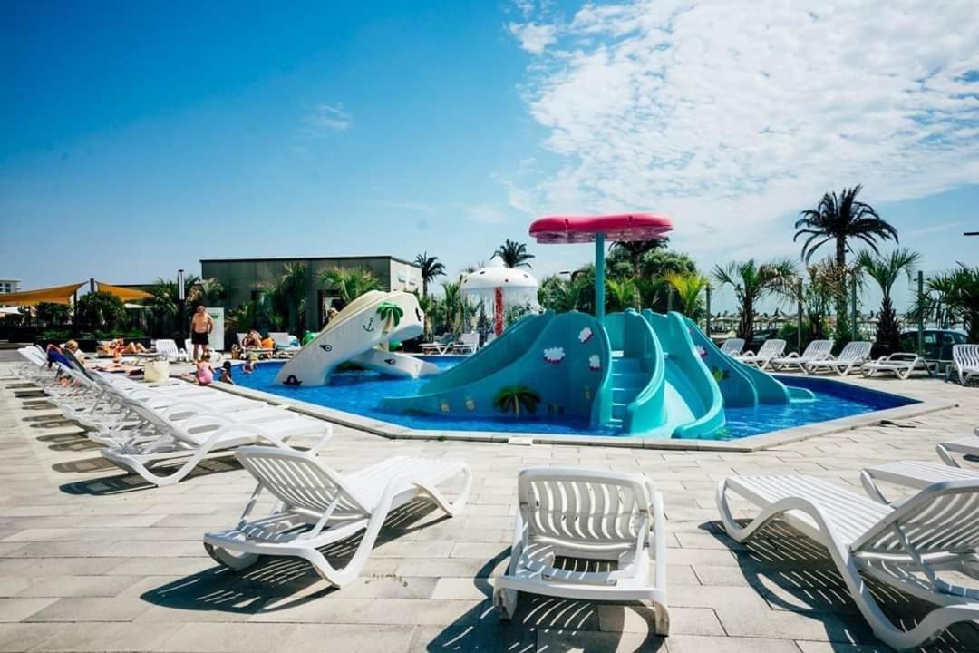 Desiree Beach Apartment ナボダリ エクステリア 写真